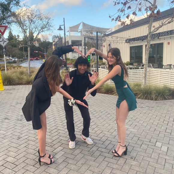 Meet Your Posher - Picture 6 of 6